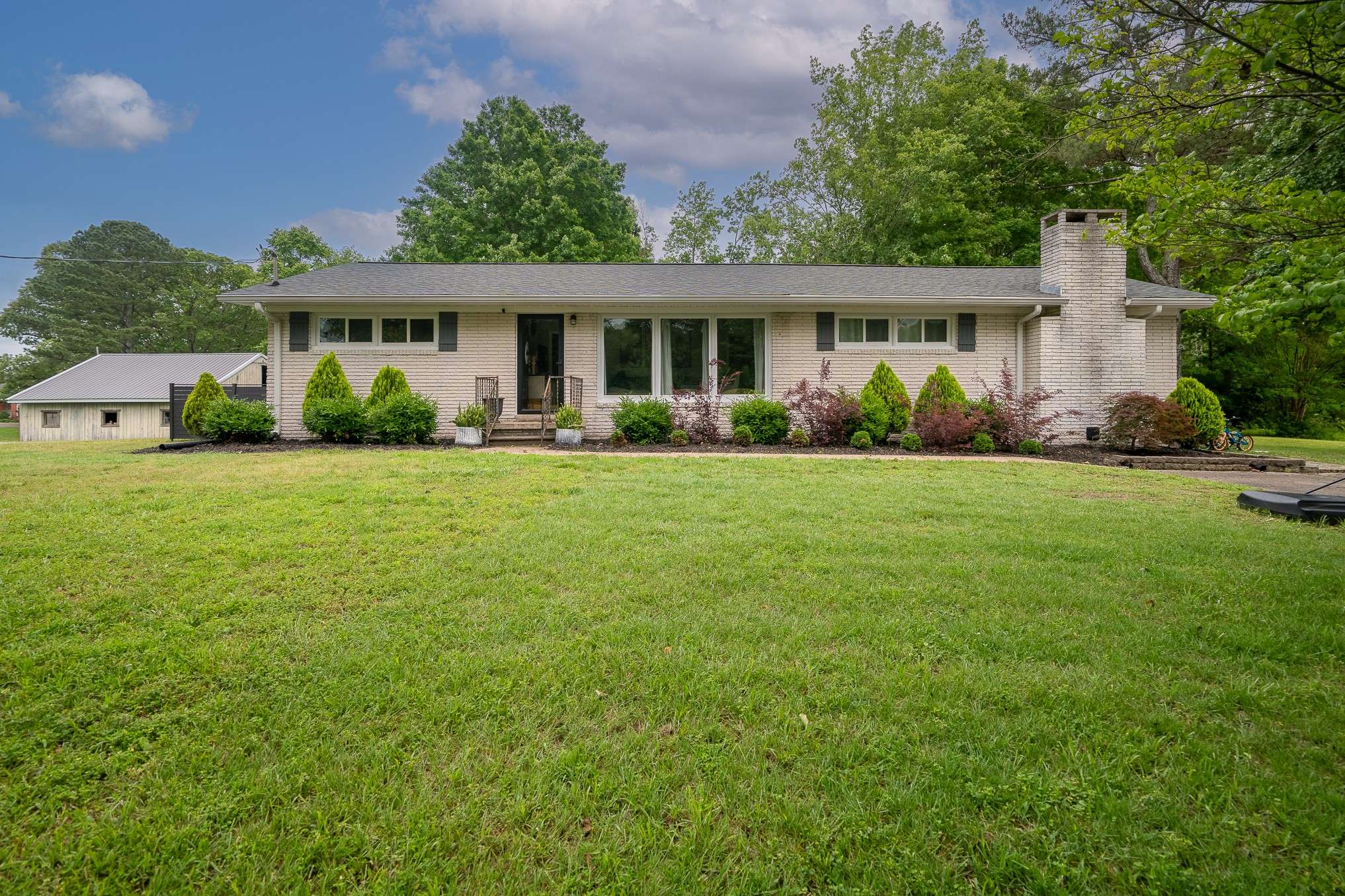 120 Revilo Rd, Leoma, TN 38468
