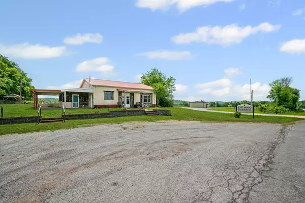 Nunnelly, TN 37137,4950 Highway 48 #N