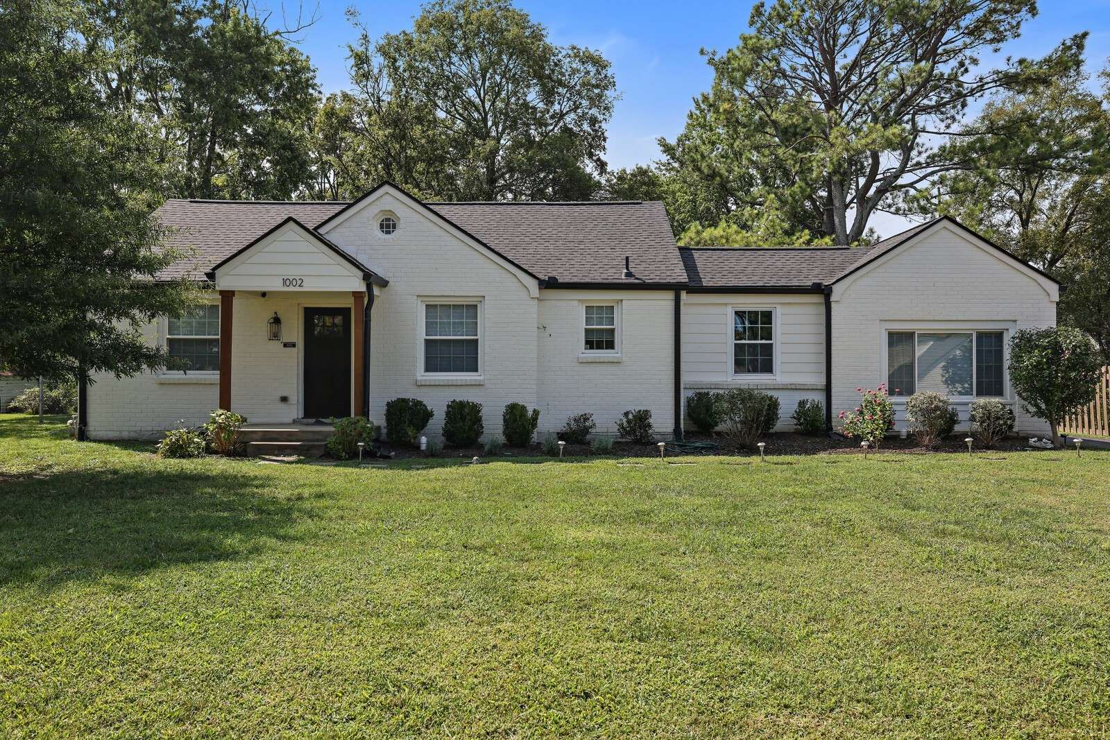 1002 Gwynn Dr, Nashville, TN 37216