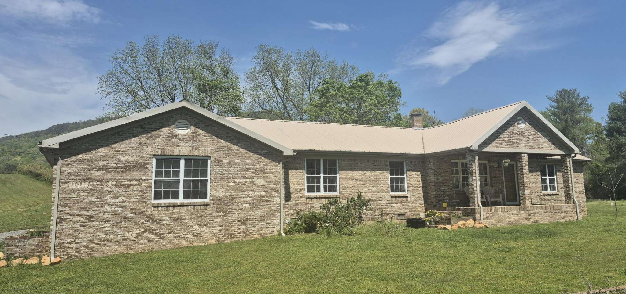 Sequatchie, TN 37374,525 Shady Grove Road