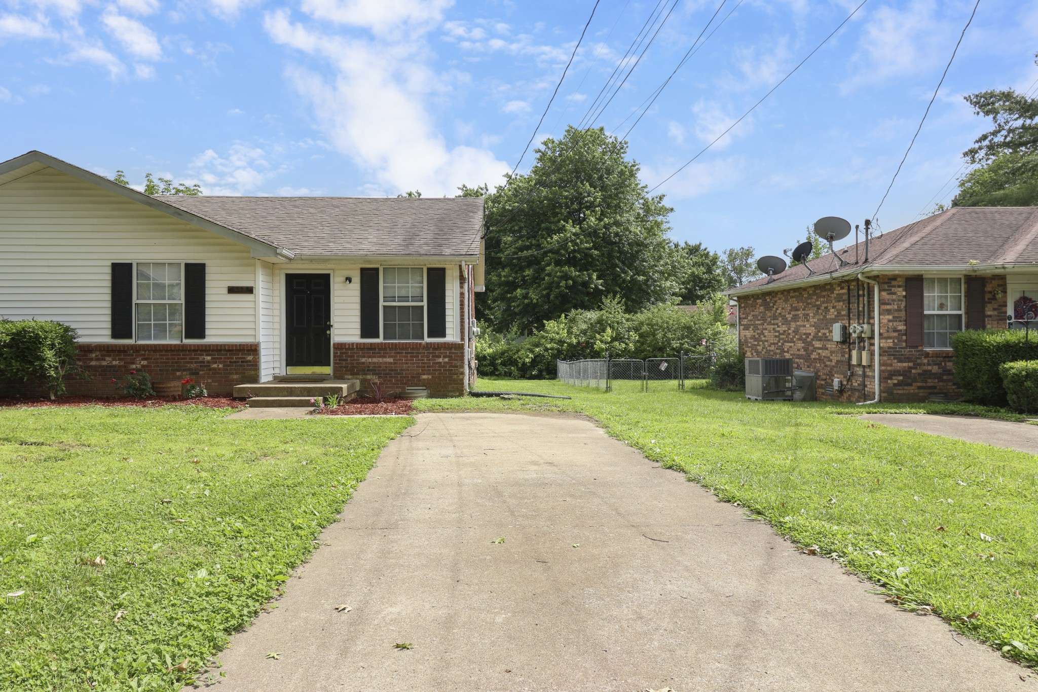 Clarksville, TN 37042,632R R S Bradley Blvd #B