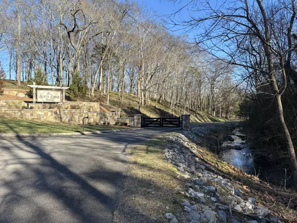 Dunlap, TN 37327,17 Farmview Way