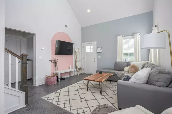 838 Ashland Place Dr, Nashville, TN 37218