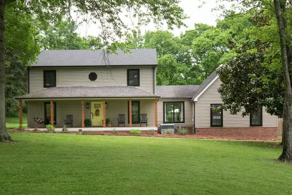 1610 Anderson Rd, Hendersonville, TN 37075