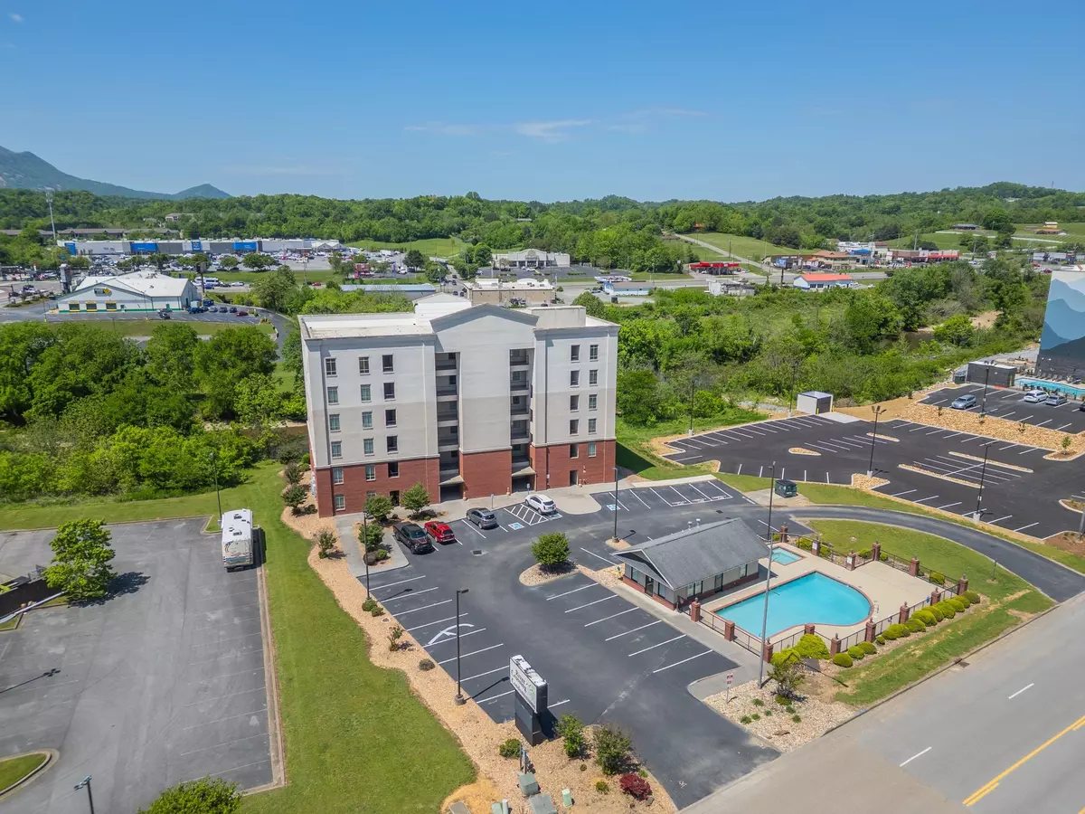 Sevierville, TN 37862,1410 Hurley Dr #103