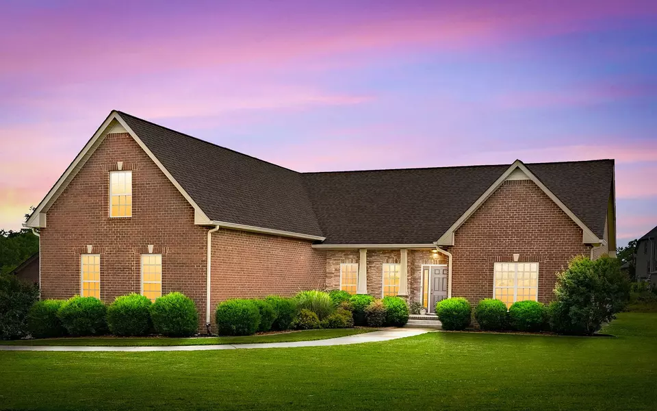 963 Red Bluff Way, Adams, TN 37010
