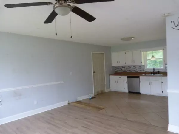 Huntland, TN 37345,114 Bruce St