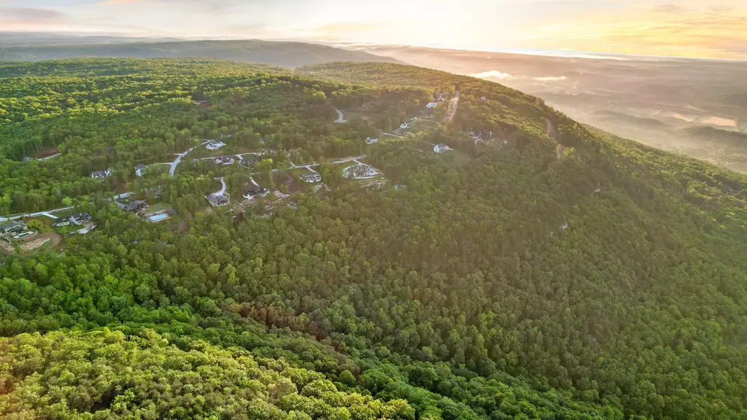 8288 Mountain Laurel Trail, Signal Mountain, TN 37377