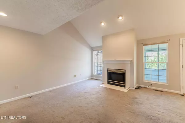 Loudon, TN 37774,203 Tucumseh Way
