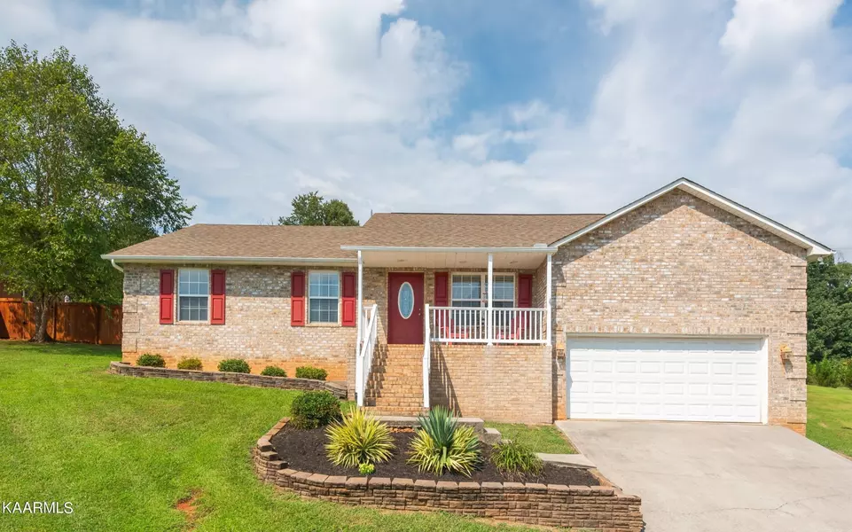 180 Hillsborough Lane, Lenoir City, TN 37772