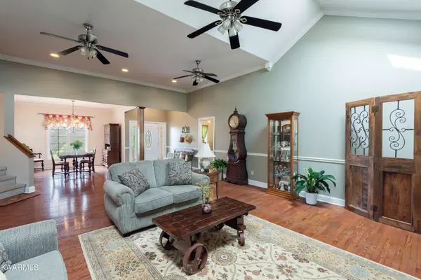 Lenoir City, TN 37771,504 Overlook Rd