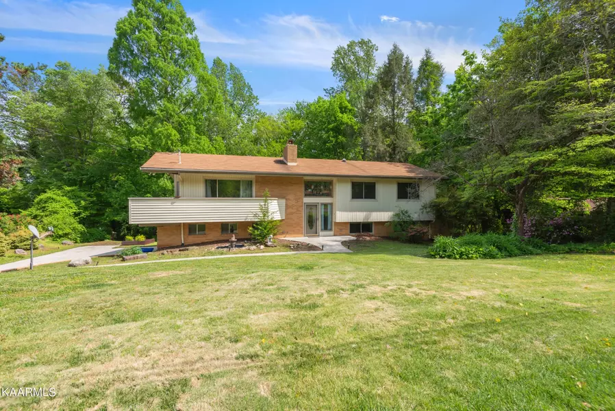 985 W Outer Drive, Oak Ridge, TN 37830