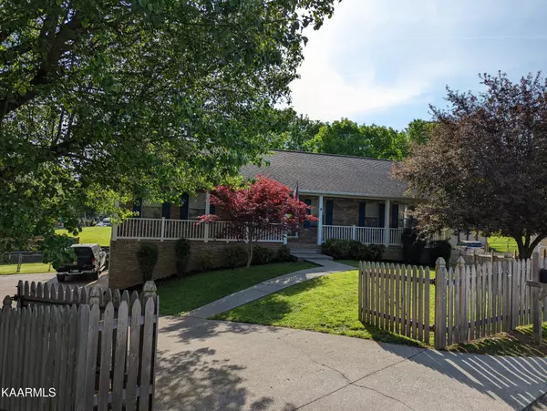 Maryville, TN 37804,1409 Flintstone Court