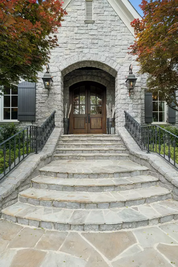 Brentwood, TN 37027,204 Thornhill Crescent