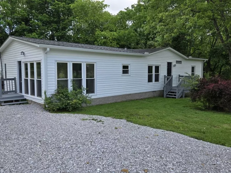 525 Corum Hill Rd, Castalian Springs, TN 37031