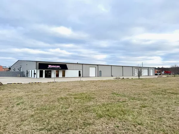 100G G St, Smyrna, TN 37167