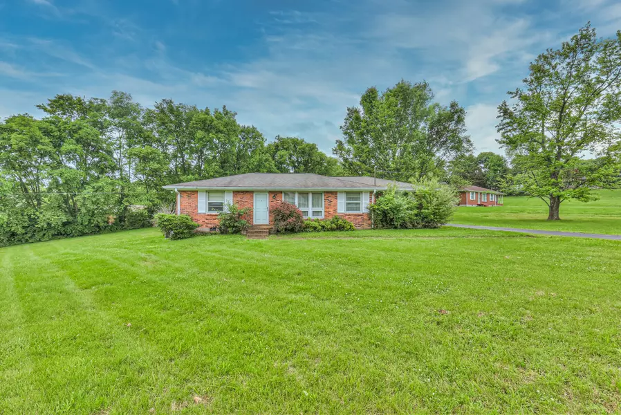 201 Foxwood Ln, Nashville, TN 37210