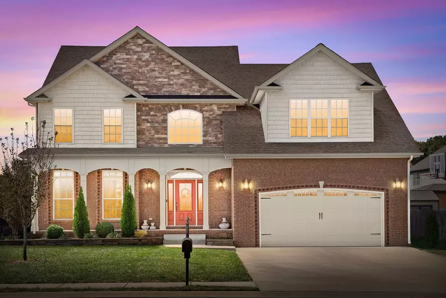 1604 Edgewater Ln, Clarksville, TN 37043