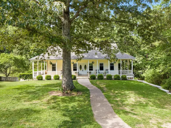 Ooltewah, TN 37363,5306 Kellys Point