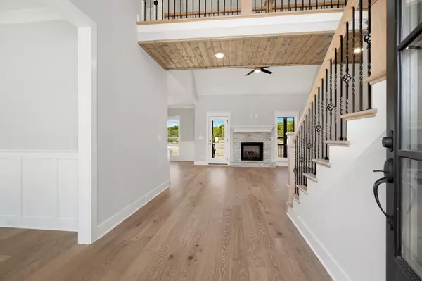 Gallatin, TN 37066,2037 WT Chandler Blvd #61