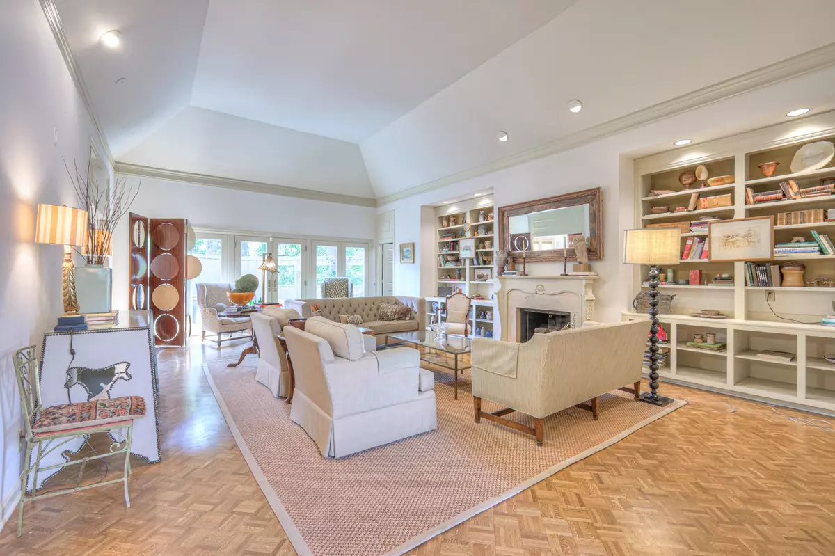 Nashville, TN 37215,105 Burlington Ct