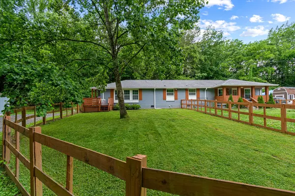 3801 Moss Rose Dr, Nashville, TN 37216