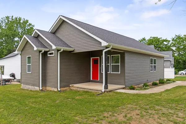 201 Hayes St, Smithville, TN 37166