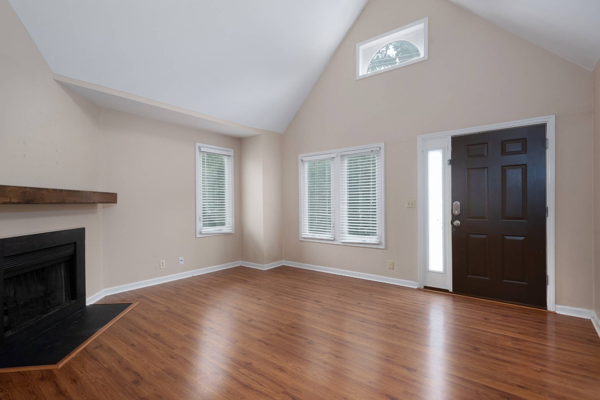 3204 W End Cir #12, Nashville, TN 37203