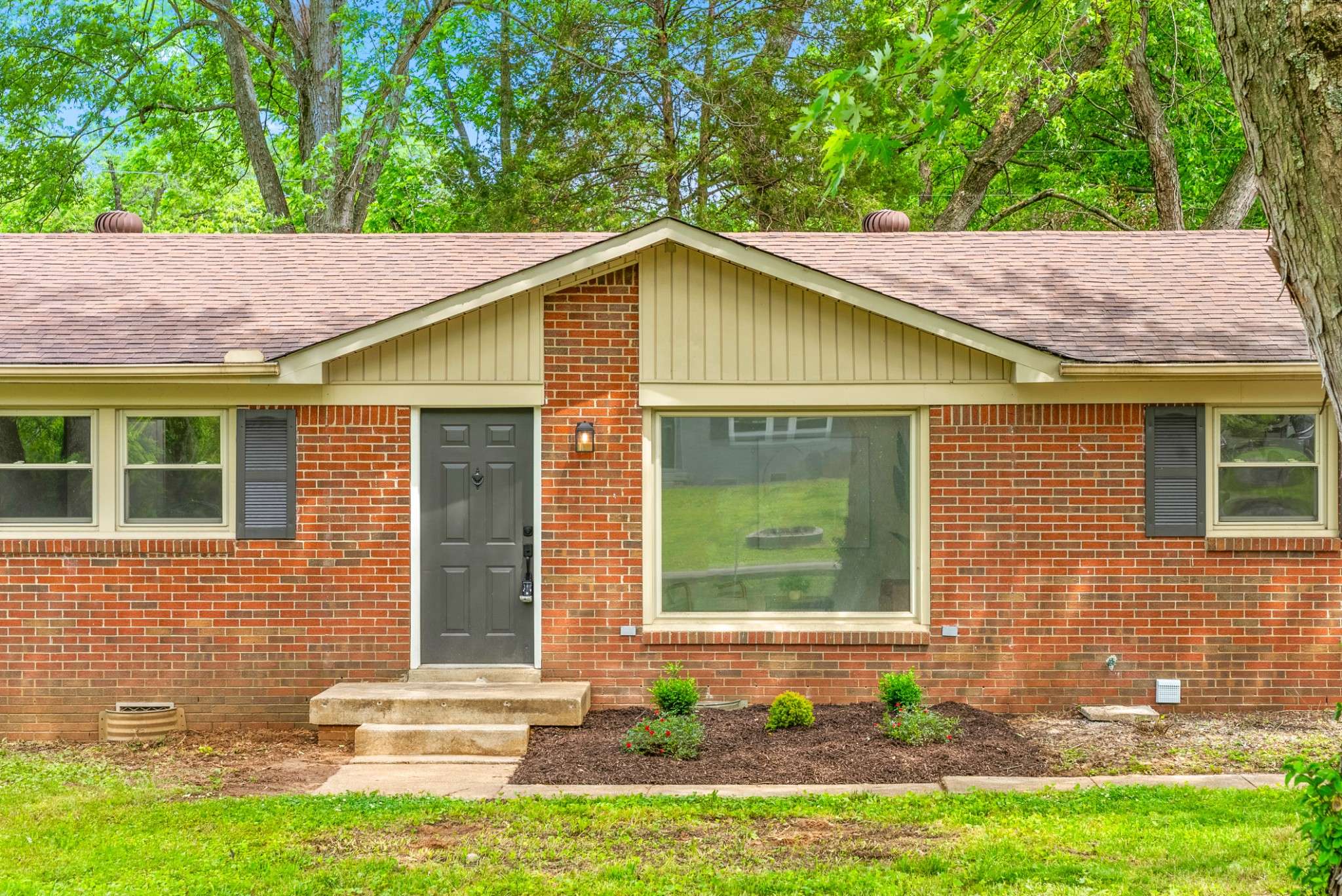 Clarksville, TN 37042,206 Maplewood Dr