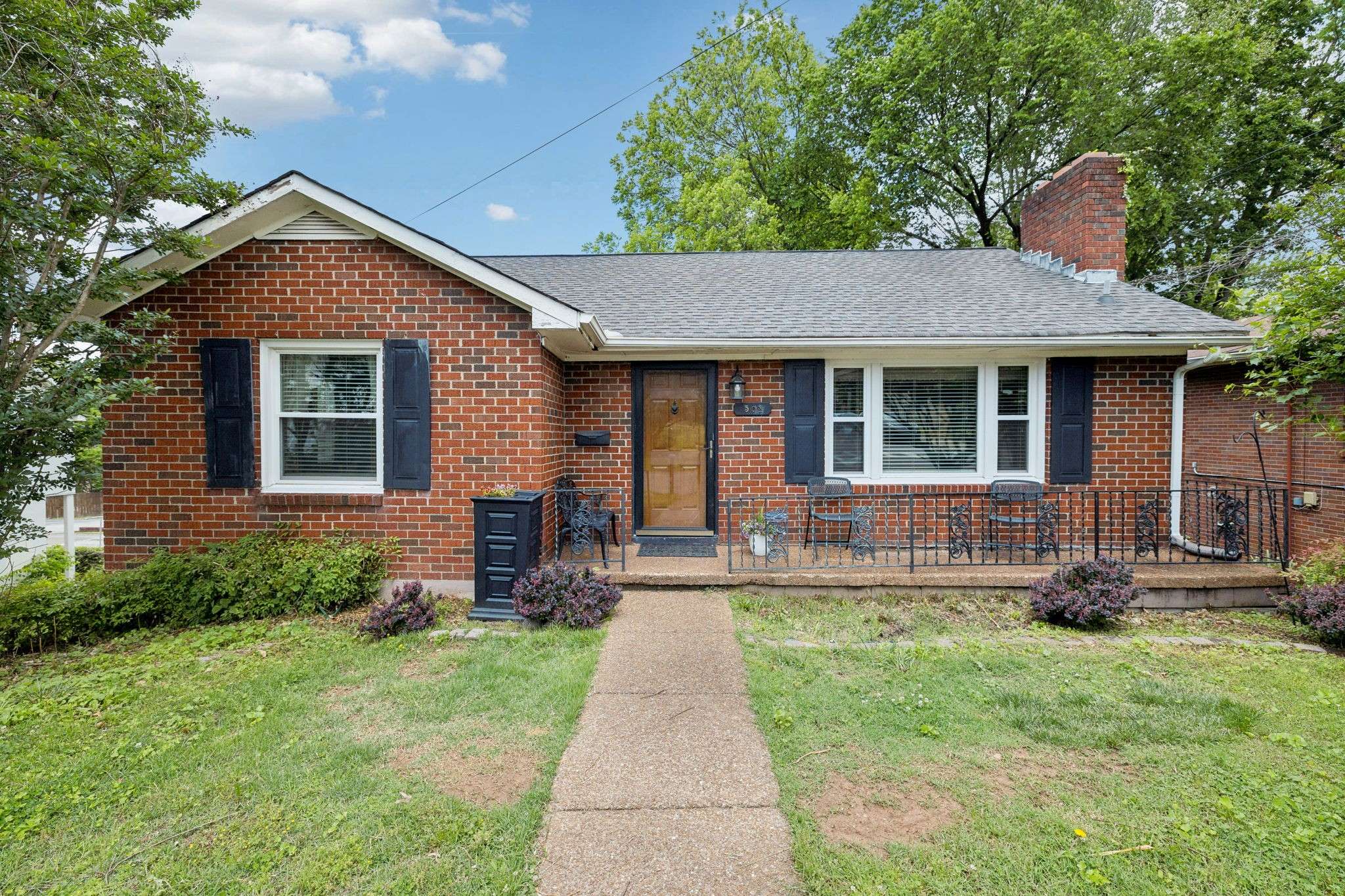 503 4th Ave #W, Springfield, TN 37172