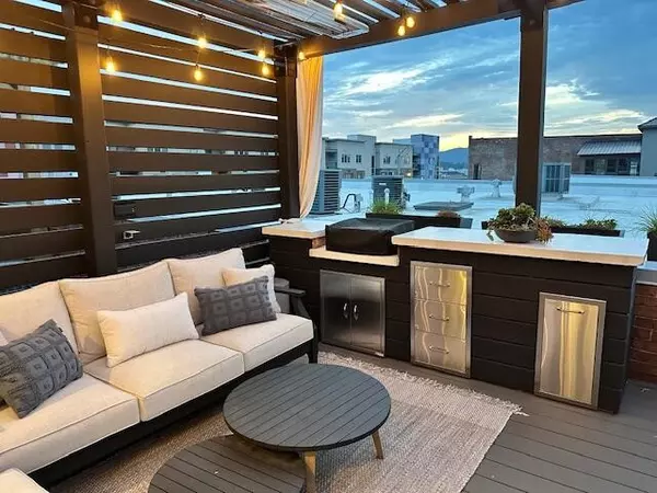 Chattanooga, TN 37408,55 E Main Street ##208