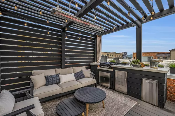 Chattanooga, TN 37408,55 E Main Street ##208