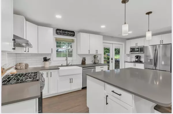 Castalian Springs, TN 37031,292 Greenfield Ln