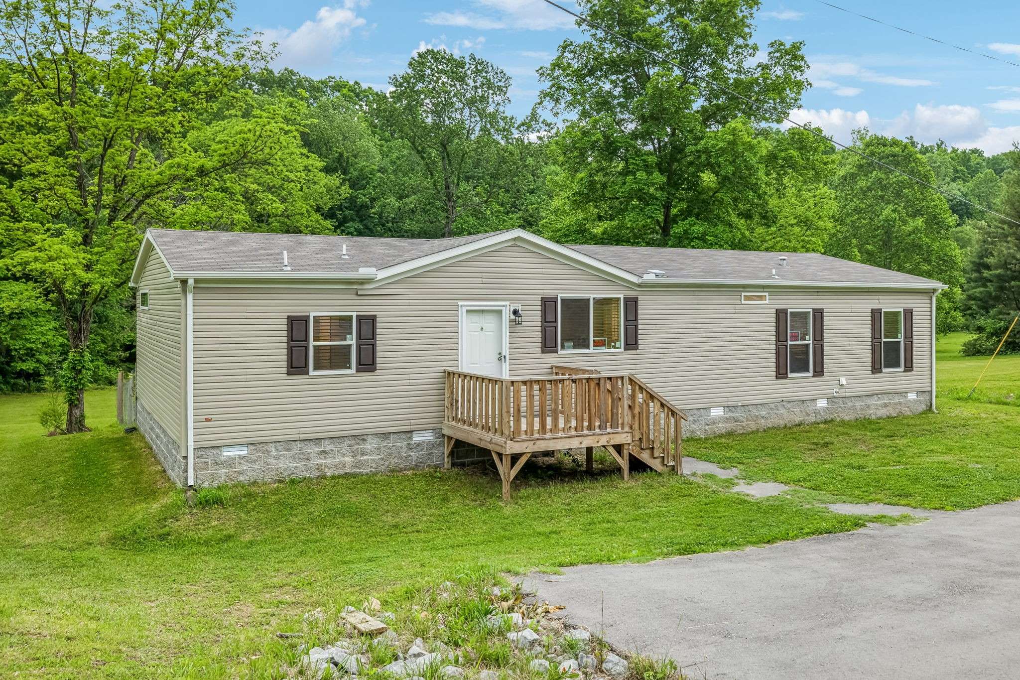 Westmoreland, TN 37186,6834 Highway 31 #E