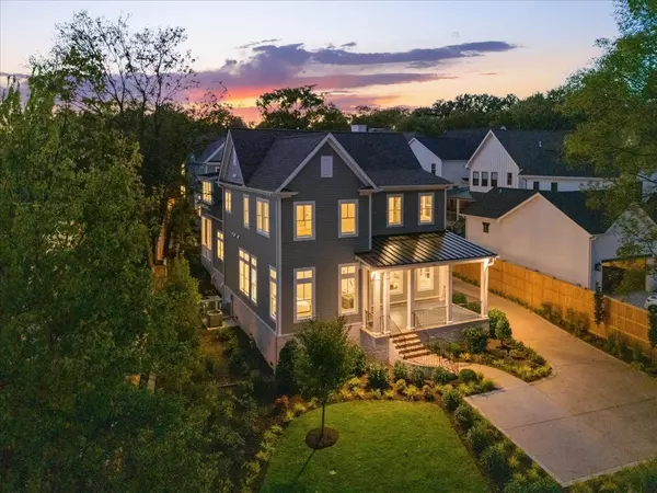 1707 Hillmont Dr, Nashville, TN 37215