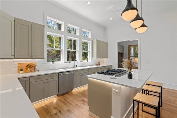 1707 Hillmont Dr, Nashville, TN 37215
