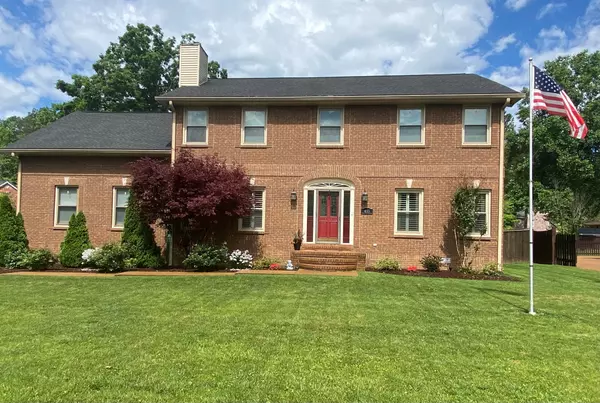 415 Ashley Ln, Kingston Springs, TN 37082