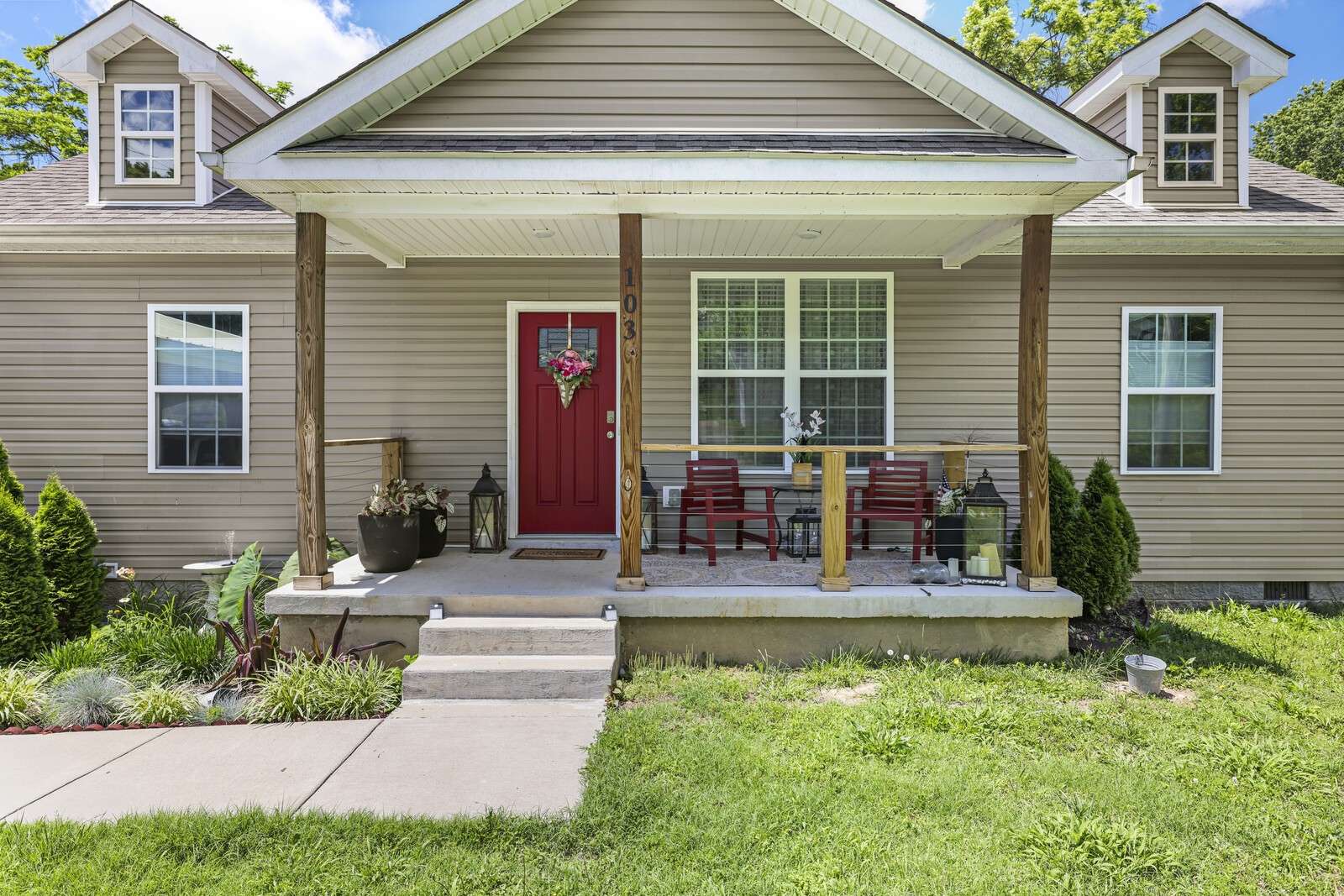Dickson, TN 37055,103 Lockhart St