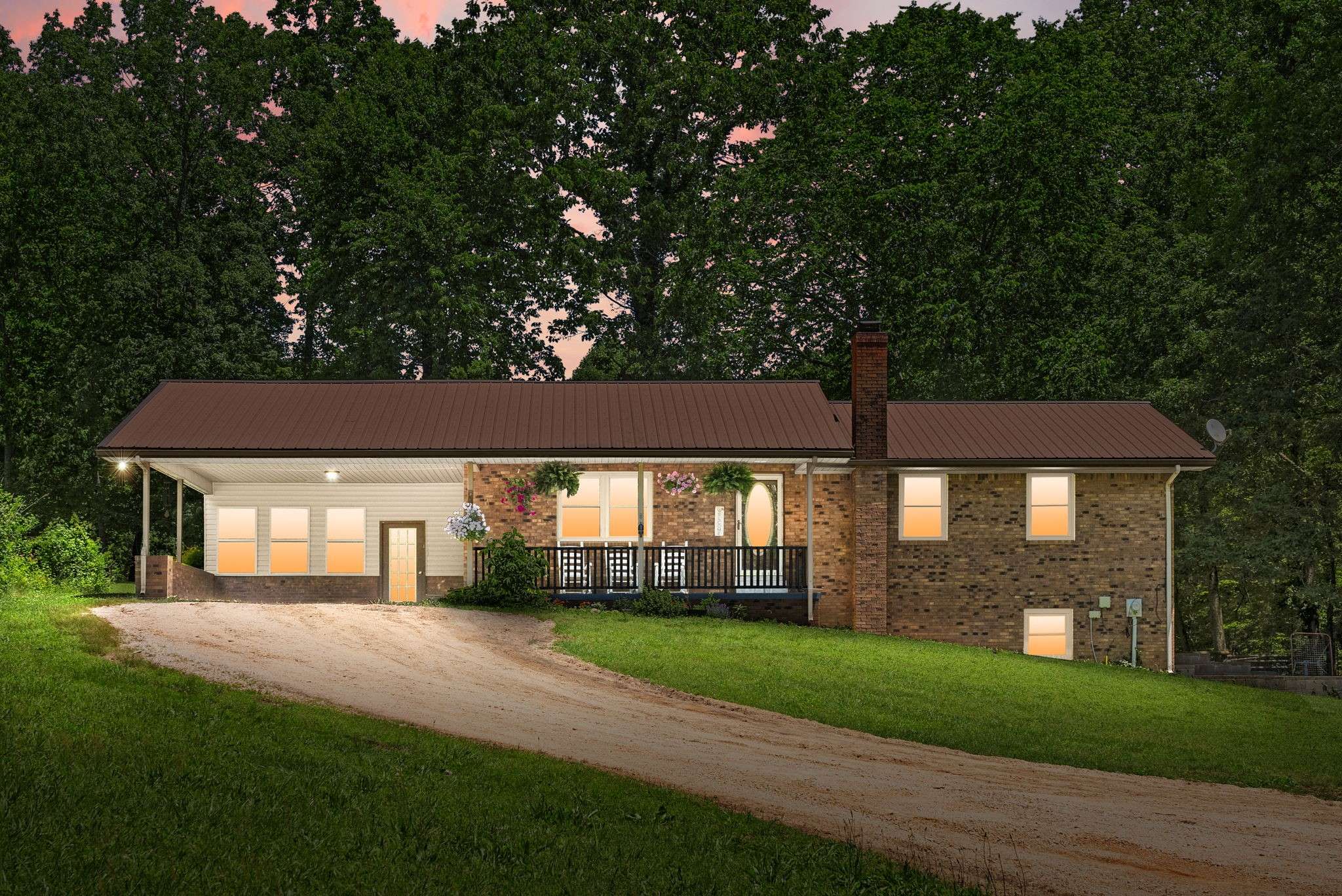 Lobelville, TN 37097,6846 Crooked Creek Rd