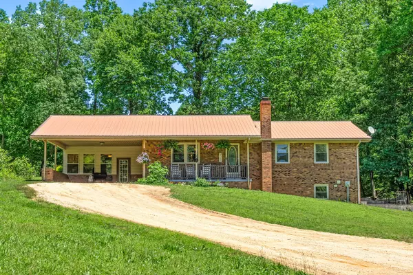 Lobelville, TN 37097,6846 Crooked Creek Rd