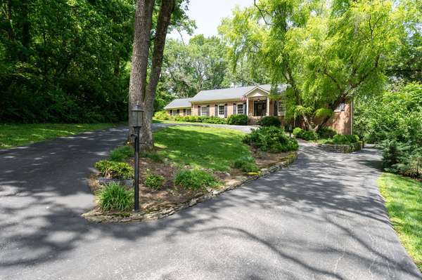 814 Willowdale Ct, Nashville, TN 37220
