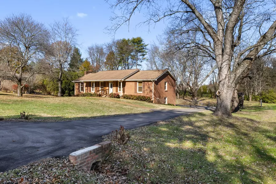 1107 Gardner Dr, Franklin, TN 37064