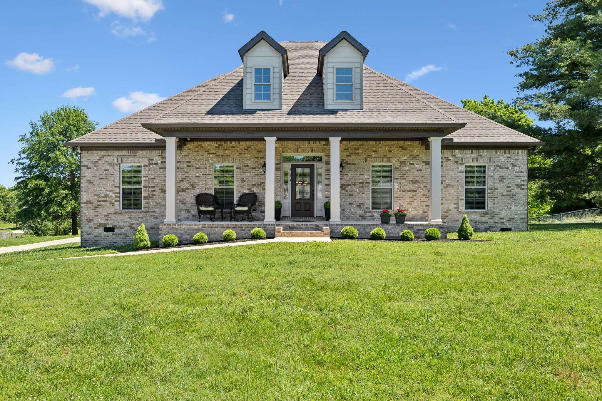 1212 Imperial Dr, Columbia, TN 38401