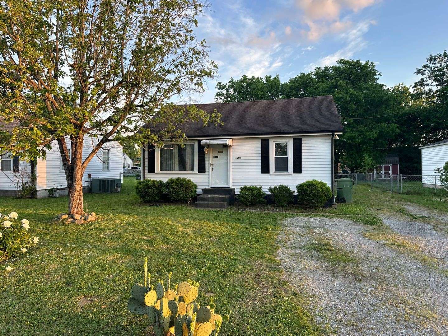 1004 Center St, Lebanon, TN 37087