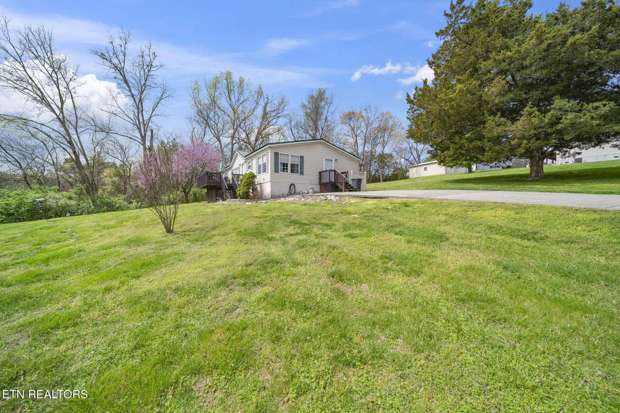 3057 Quarry Hollow Rd, Friendsville, TN 37737
