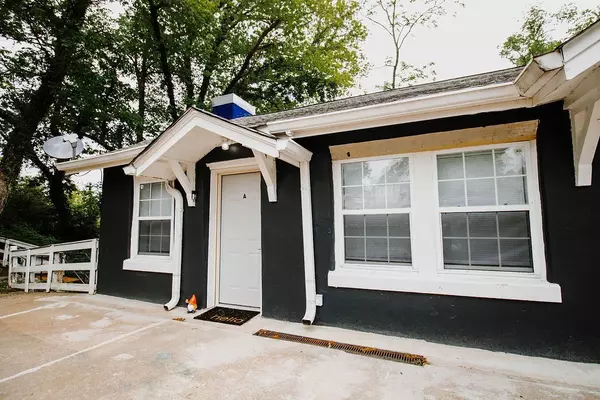 800 Riverside Dr, Columbia, TN 38401