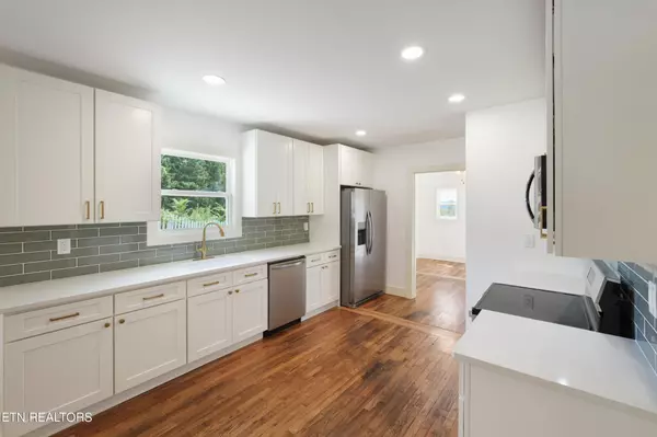 Knoxville, TN 37918,2712 Belcourt Drive