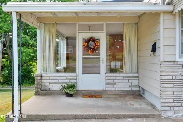 Loudon, TN 37774,705 Rio Vista Drive