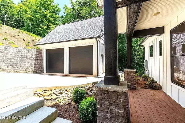 La Follette, TN 37766,1317 Cove Pointe Rd