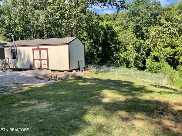 Knoxville, TN 37914,1950 Hibiscus Way